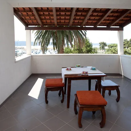 Apartment Yacht Kastela